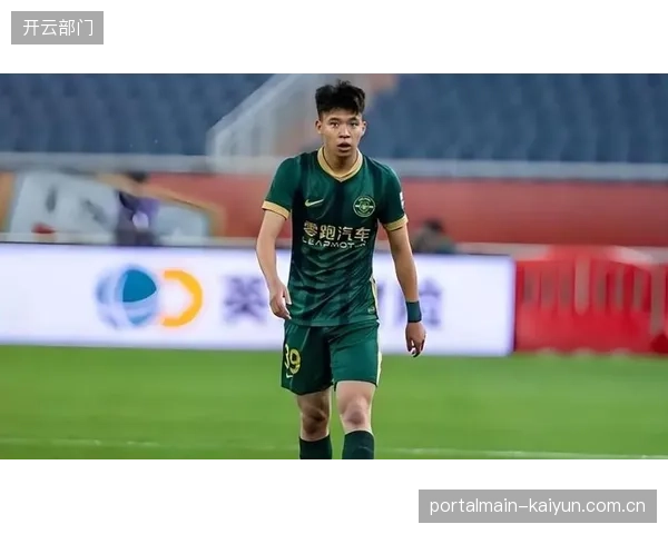 效力于浙江队的朴镇燮入选大名单，他的加入将为洪明甫的后防线提供更多战术可能。